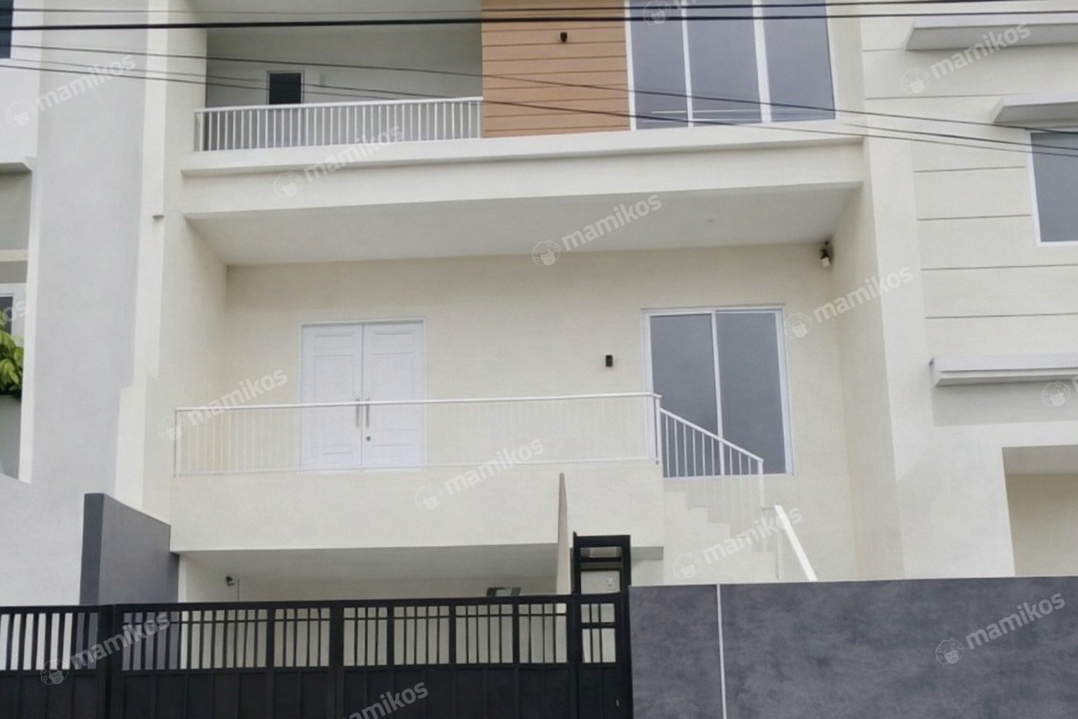 Rumah Sertifikat SHM 4 Kamar Tidur 3 Kamar Mandi Puri Indah Jakarta Barat