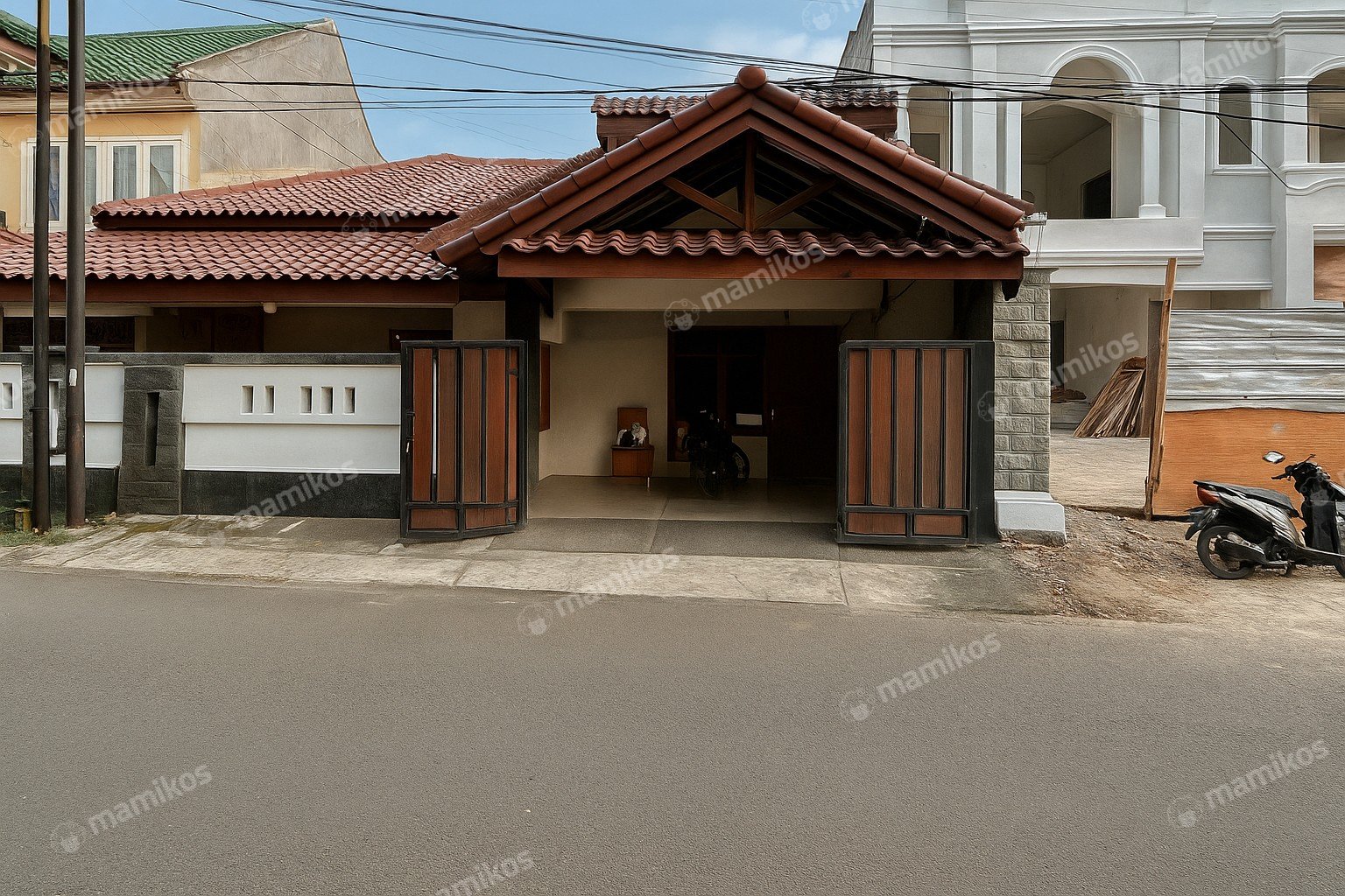 Rumah Sertifikat SHM 5 Kamar Tidur 3 Kamar Mandi Tebet Jakarta Selatan