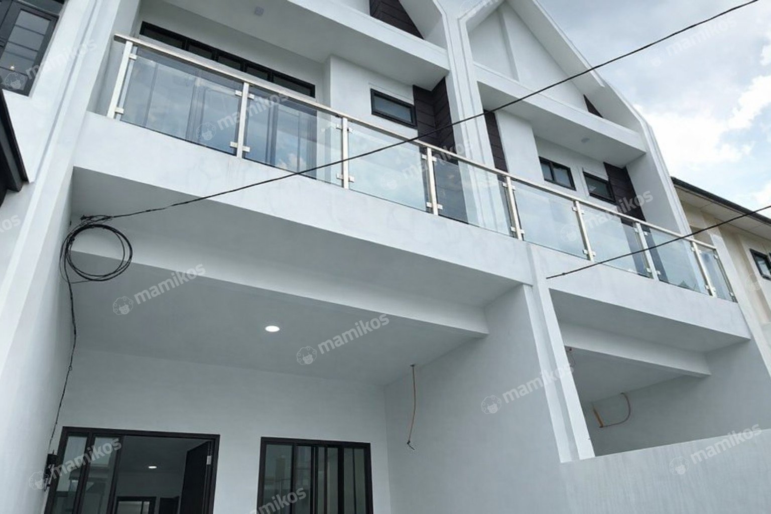 Rumah Sertifikat SHM 3 Kamar Tidur 3 Kamar Mandi Puri Indah Jakarta Barat