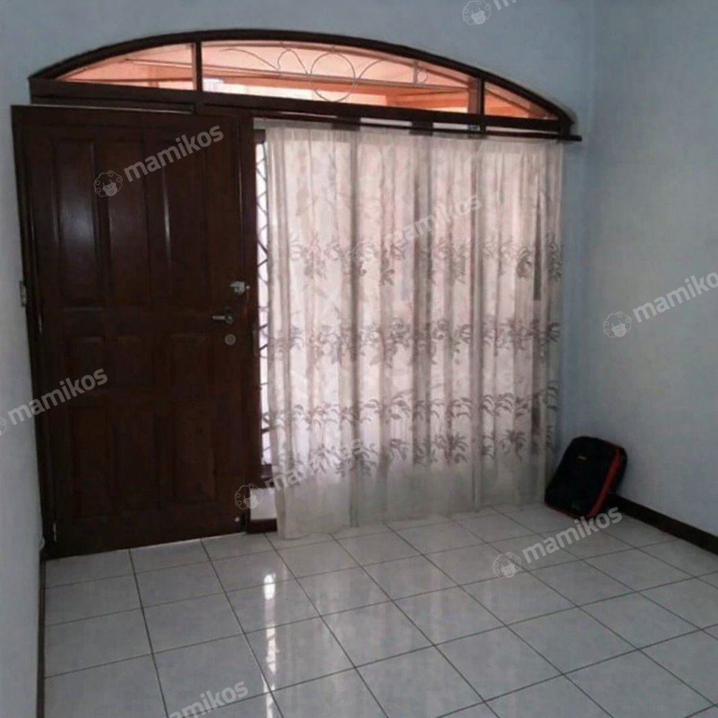 Rumah 6 Kamar Tidur 4 Kamar Mandi 2 Lantai Kemanggisan Jakarta Barat - Photo 2
