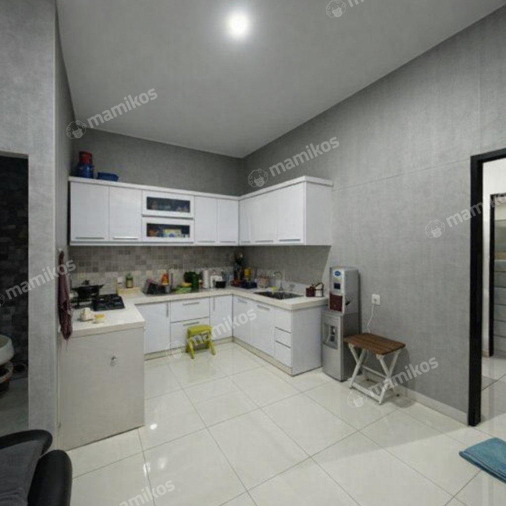 Rumah Sertifikat SHM 5 Kamar Tidur 4 Kamar Mandi Taman Surya Jakarta Barat - Photo 2