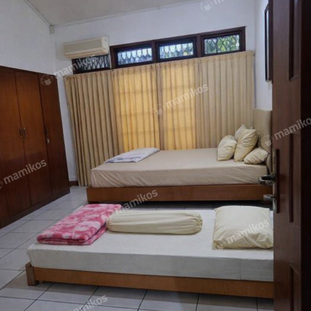 Rumah Sertifikat SHM 5 Kamar Tidur 5 Kamar Mandi Cilandak Jakarta Selatan - Photo 3