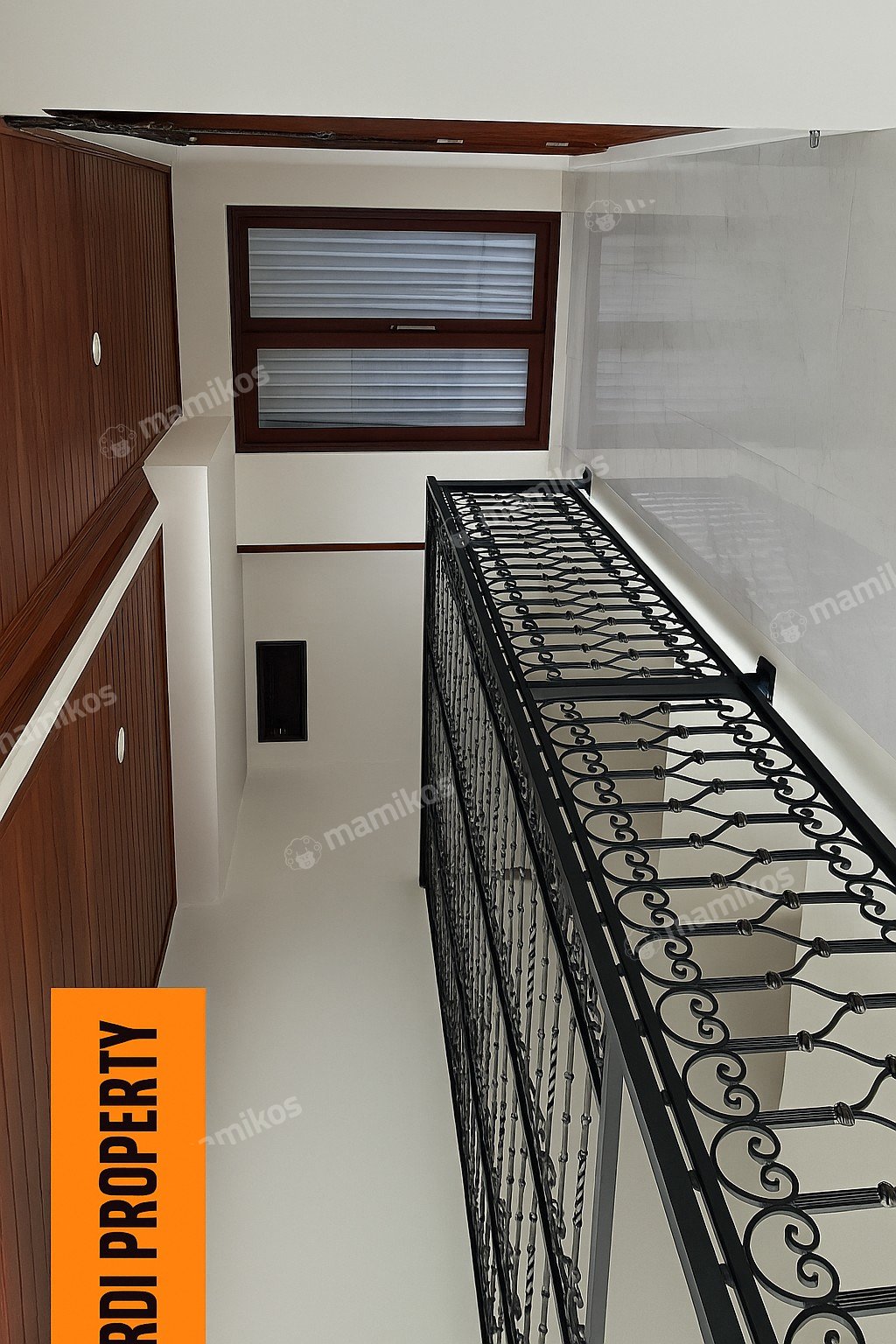 Rumah Sertifikat SHM 6 Kamar Tidur 4 Kamar Mandi Citra Grand Jakarta Timur - Photo 4