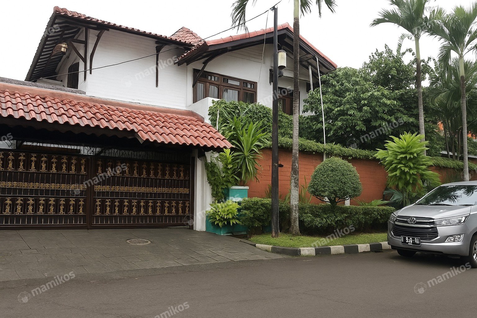 Rumah Sertifikat SHM 10 Kamar Tidur 5 Kamar Mandi Kebon Jeruk Jakarta Barat