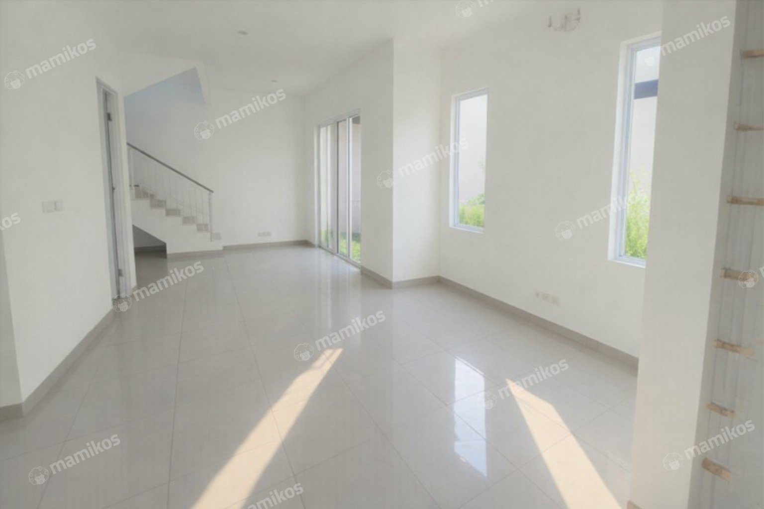 Rumah Sertifikat SHM 4 Kamar Tidur 3 Kamar Mandi Jakarta Garden City Jakarta Timur - Photo 3