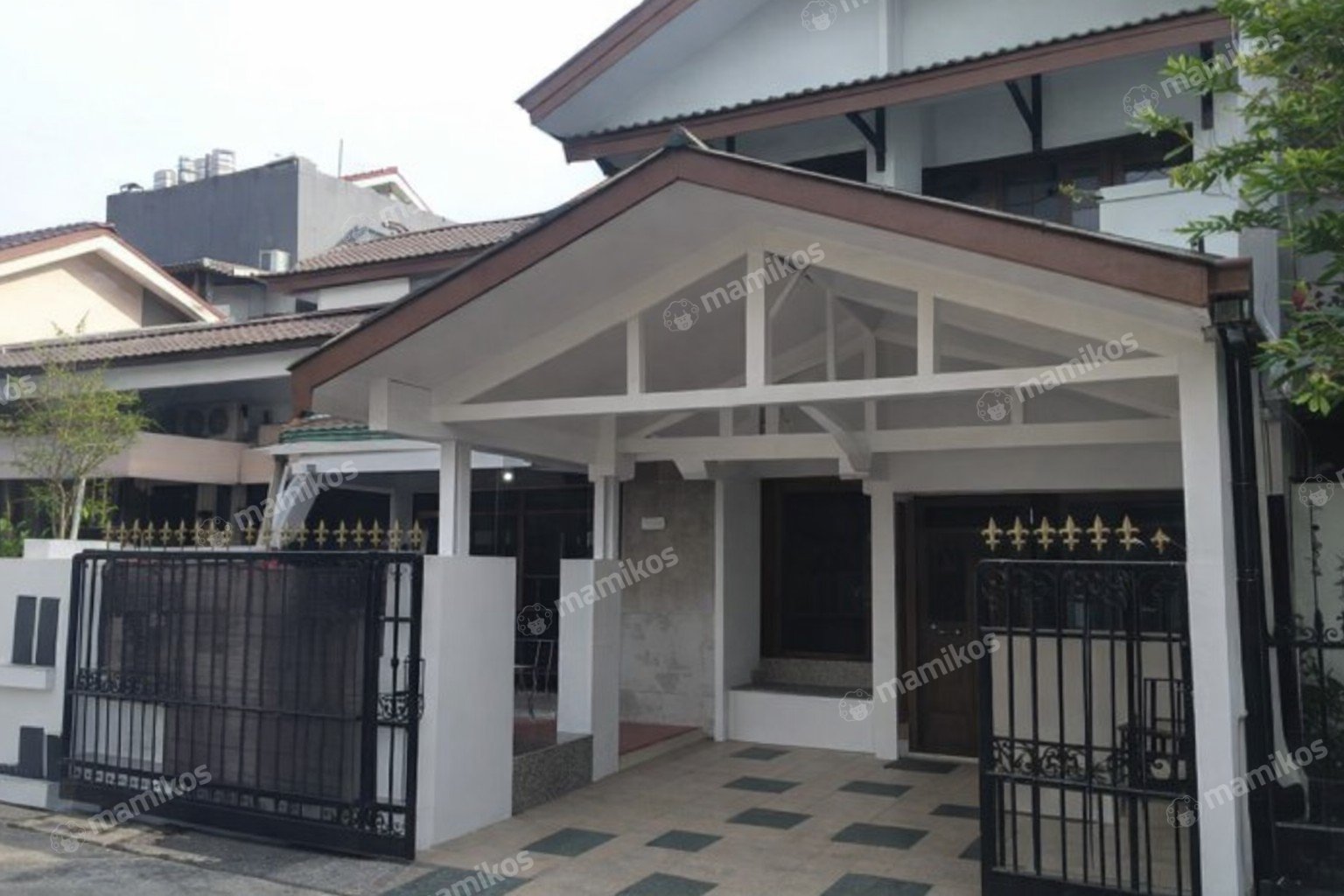 Rumah Sertifikat SHM 5 Kamar Tidur 3 Kamar Mandi Kembangan Jakarta Barat