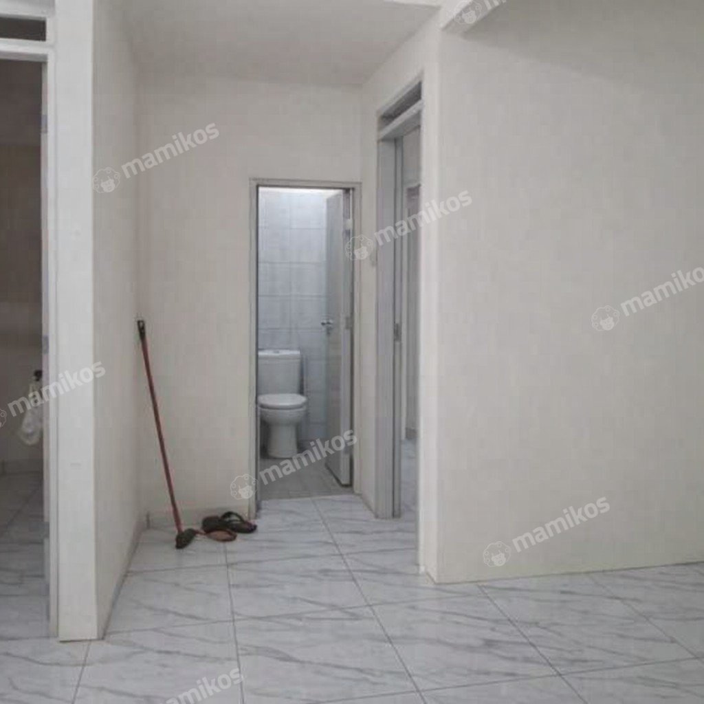 Rumah Sertifikat SHM 5 Kamar Tidur 2 Kamar Mandi Tanjung Duren Jakarta Barat - Photo 3