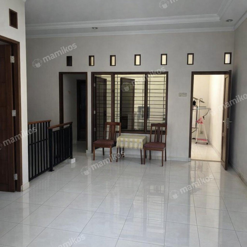 Rumah Sertifikat SHM 5 Kamar Tidur 2 Kamar Mandi Tanjung Duren Jakarta Barat - Photo 4