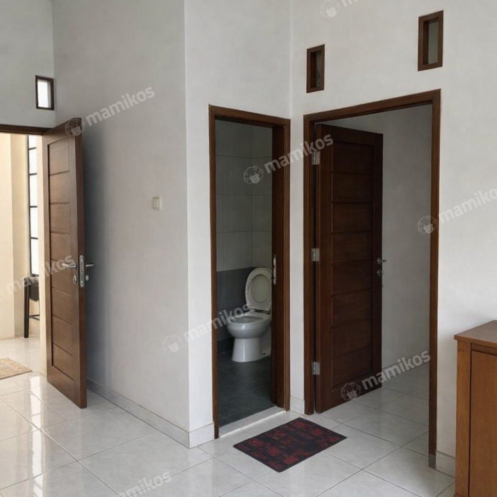 Rumah Sertifikat SHM 5 Kamar Tidur 2 Kamar Mandi Tanjung Duren Jakarta Barat - Photo 5