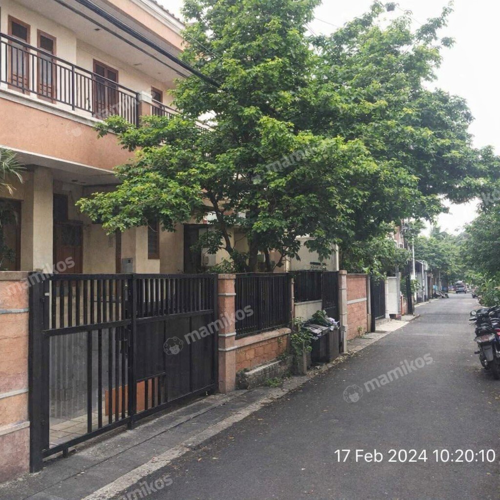 Rumah Sertifikat SHM 5 Kamar Tidur 5 Kamar Mandi Pulomas Jakarta Timur - Photo 4