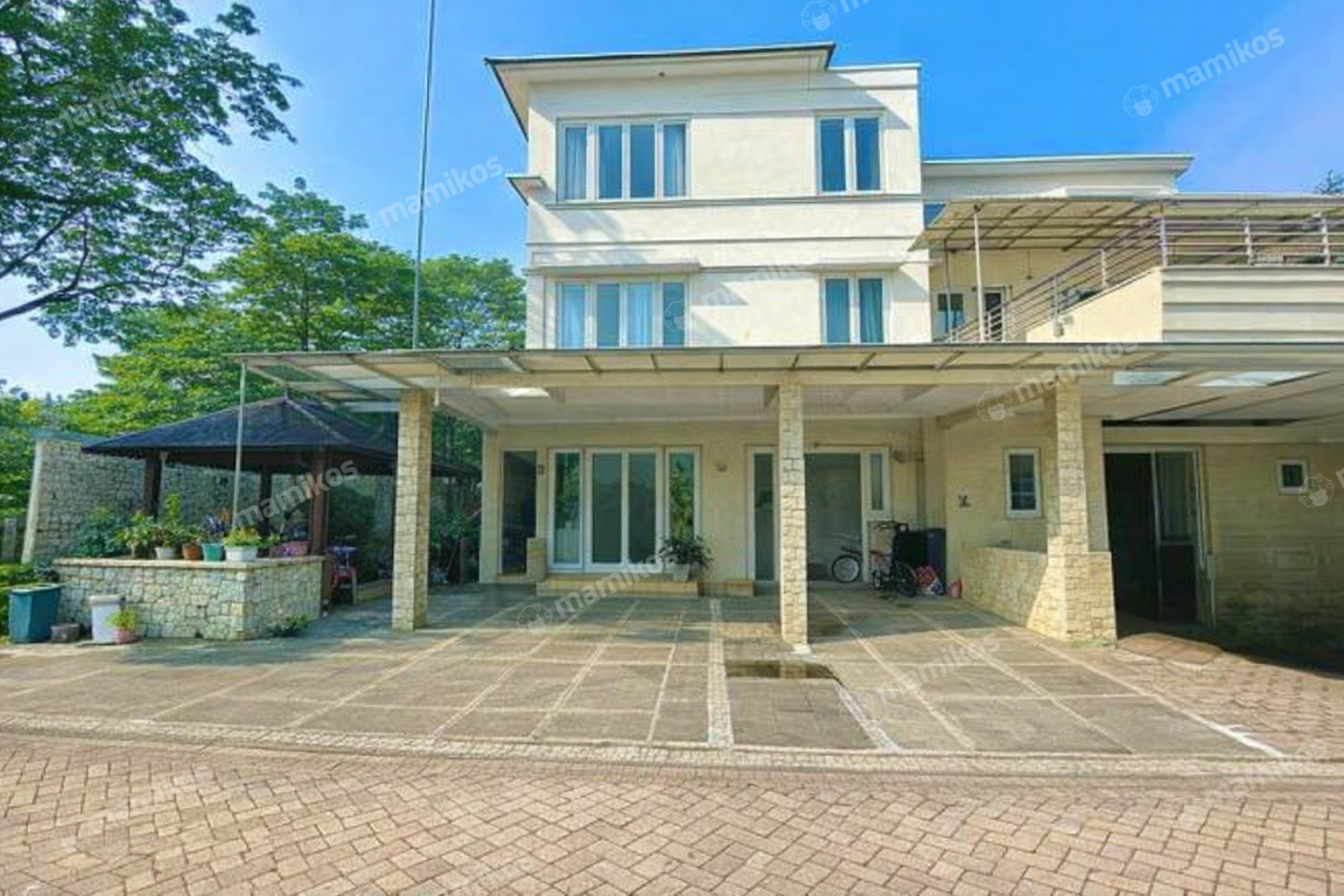 Rumah Sertifikat SHM 5 Kamar Tidur 4 Kamar Mandi Green garden Jakarta Barat