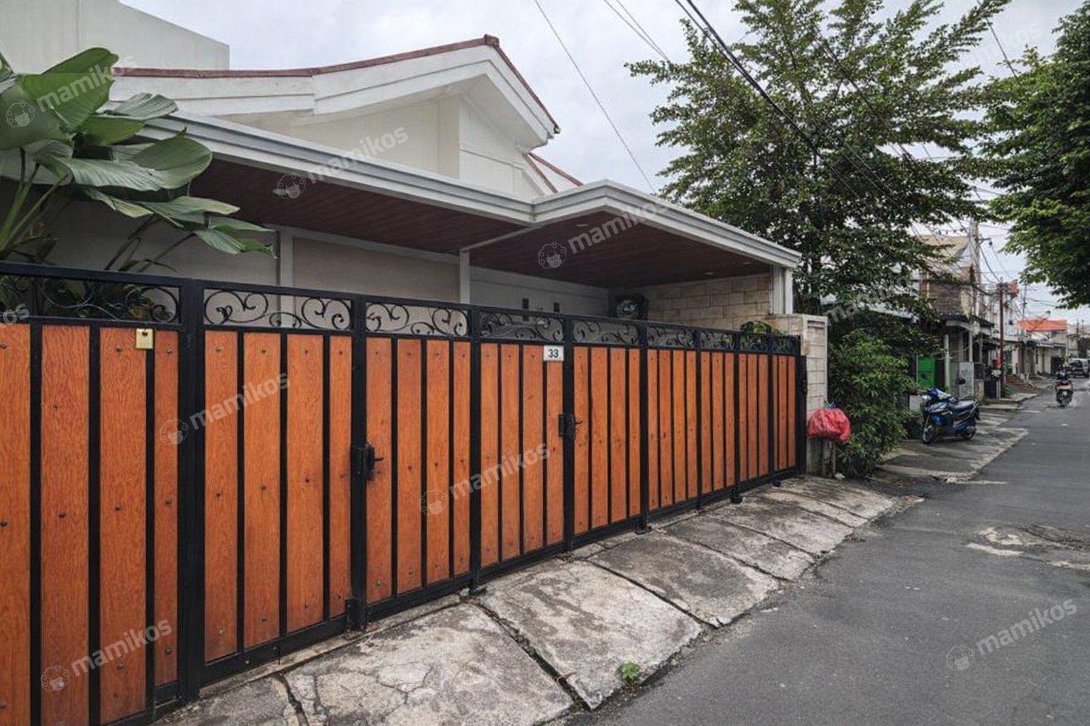 Rumah Sertifikat SHM 4 Kamar Tidur 3 Kamar Mandi Tebet Jakarta Selatan