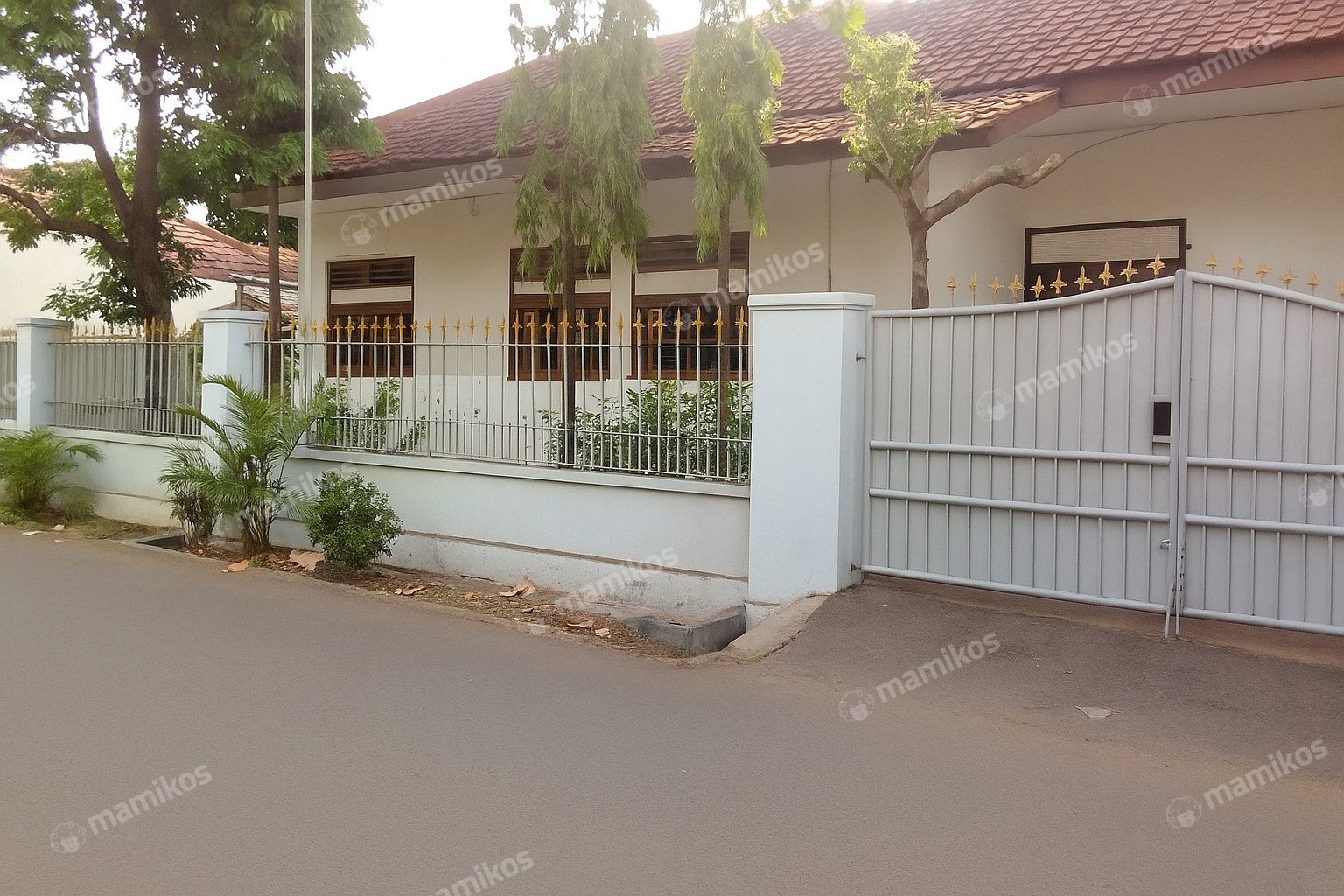 Rumah Sertifikat SHM 4 Kamar Tidur 3 Kamar Mandi Pulomas Jakarta Timur - Photo 4