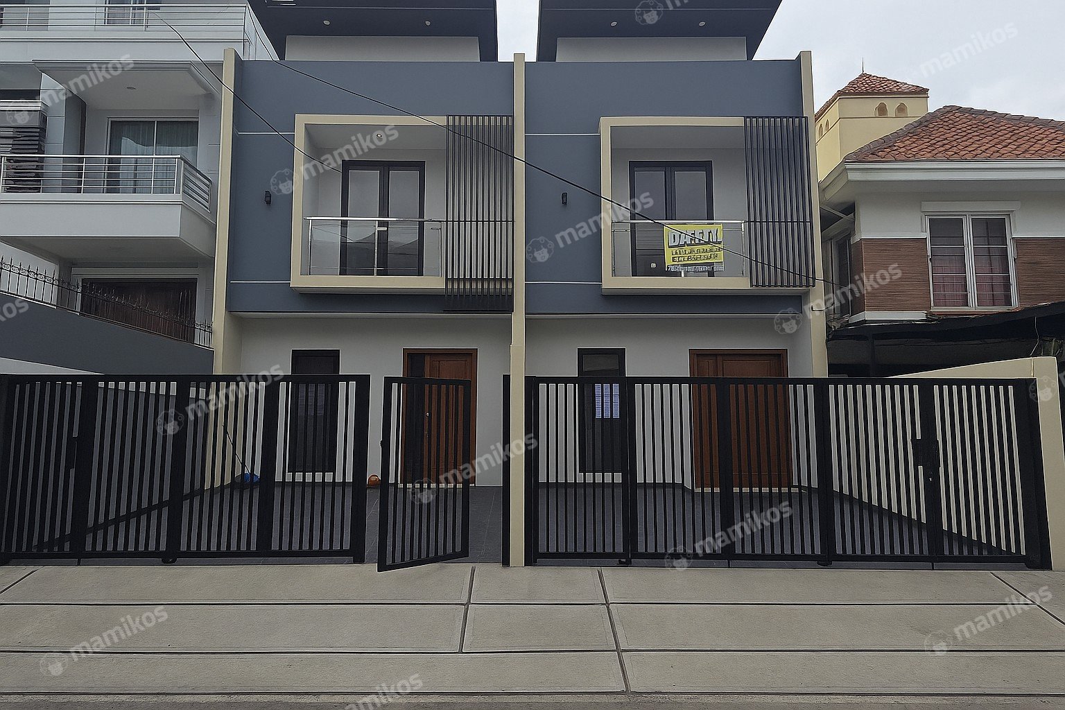 Rumah Sertifikat SHM 4 Kamar Tidur 4 Kamar Mandi Kav DKI Jakarta Barat