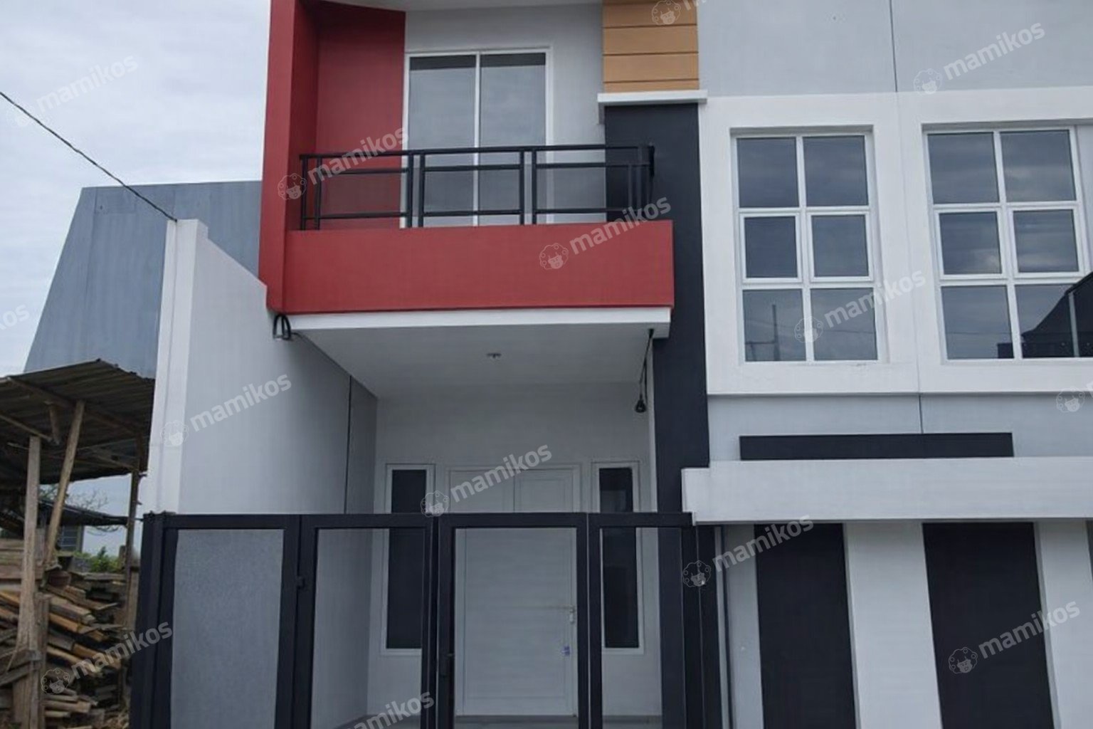 Rumah Sertifikat SHM 3 Kamar Tidur 3 Kamar Mandi Citra Garden Jakarta Barat
