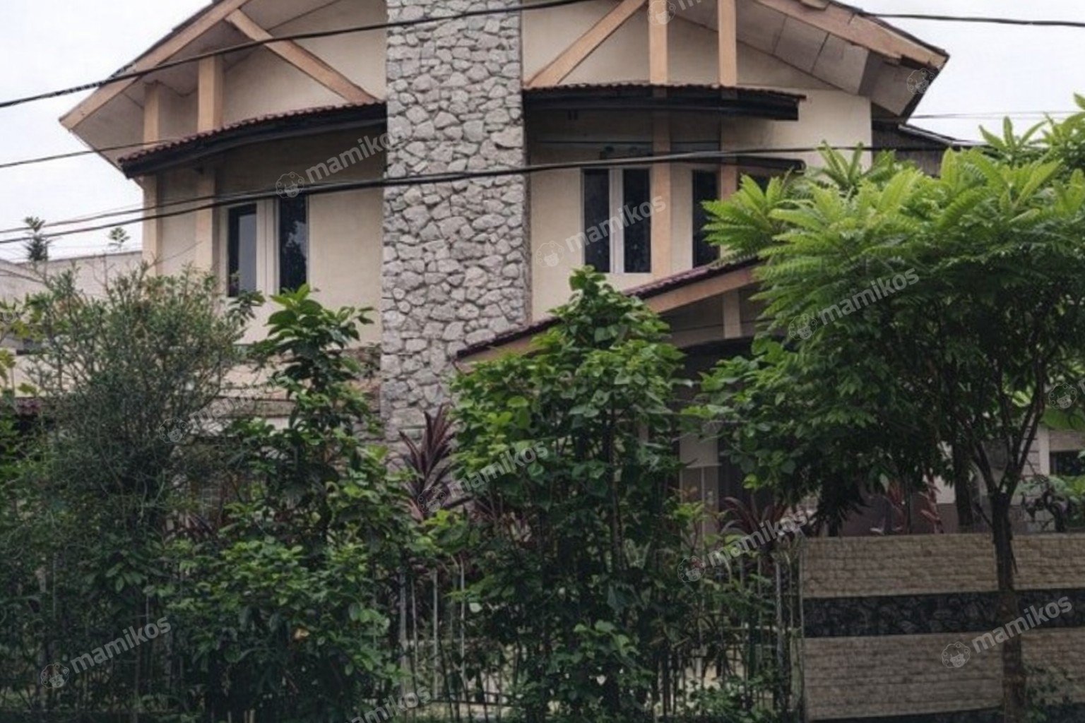 Rumah Sertifikat SHM 4 Kamar Tidur 3 Kamar Mandi Lebak Bulus Jakarta Selatan