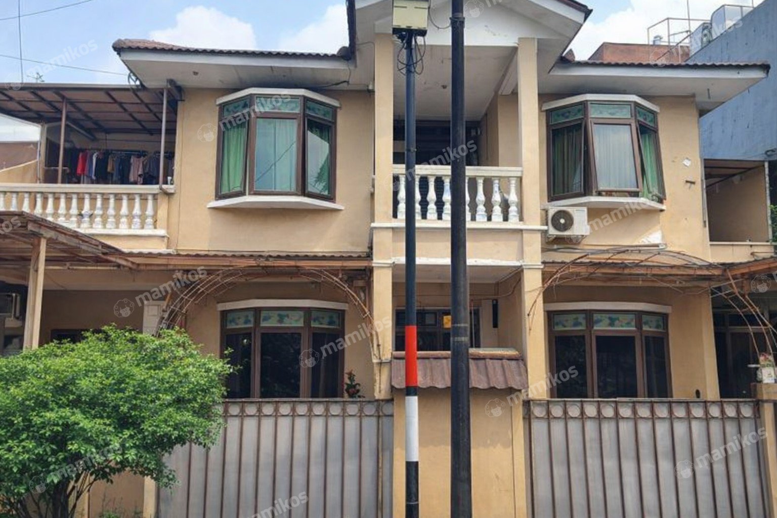 Rumah Sertifikat SHM 8 Kamar Tidur 7 Kamar Mandi Cibubur Jakarta Timur
