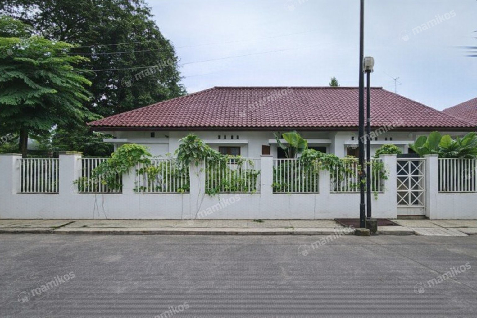 Rumah Sertifikat SHM 4 Kamar Tidur 3 Kamar Mandi Kemang Jakarta Selatan