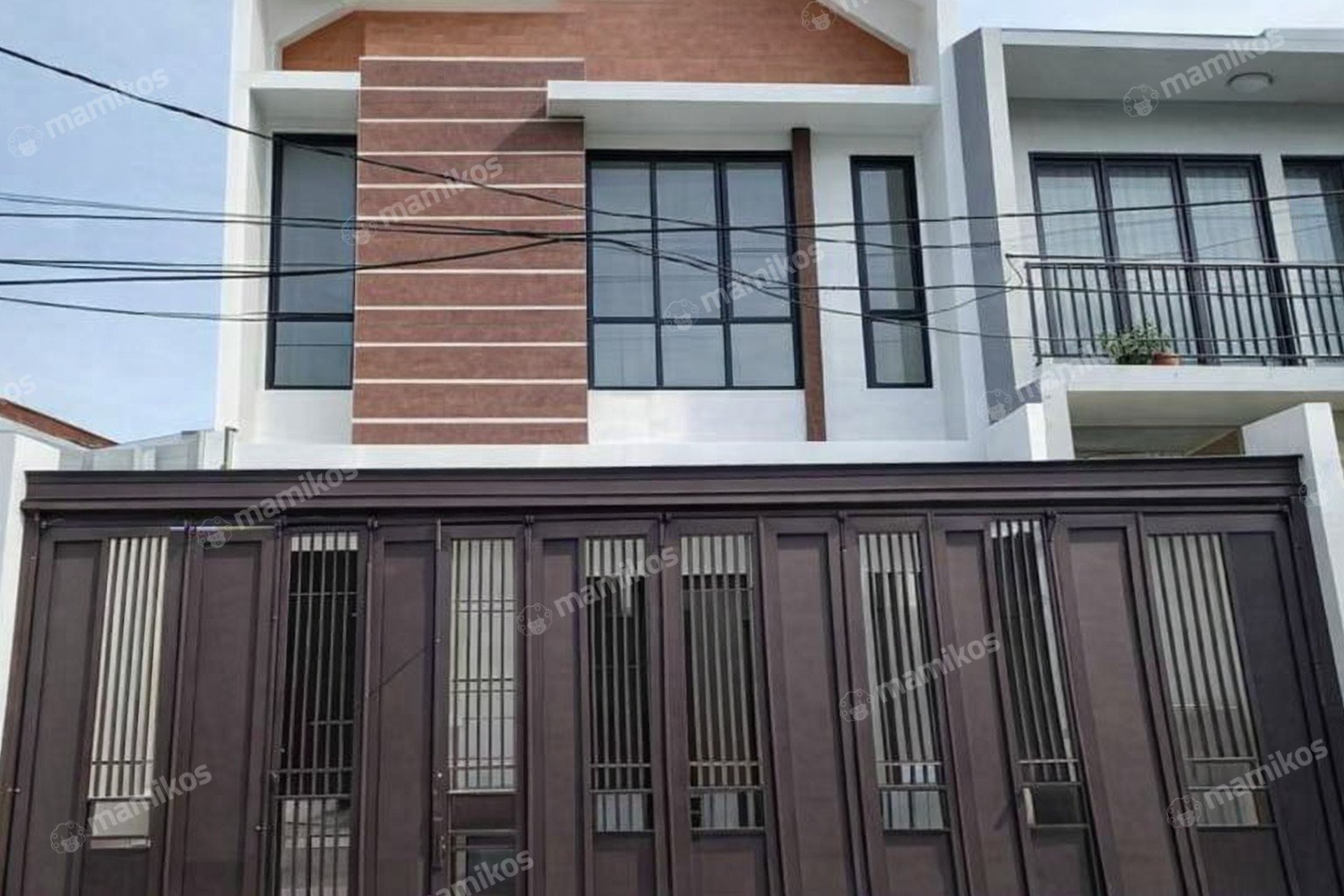 Rumah Sertifikat SHM 3 Kamar Tidur 2 Kamar Mandi Sunrise Garden Jakarta Barat