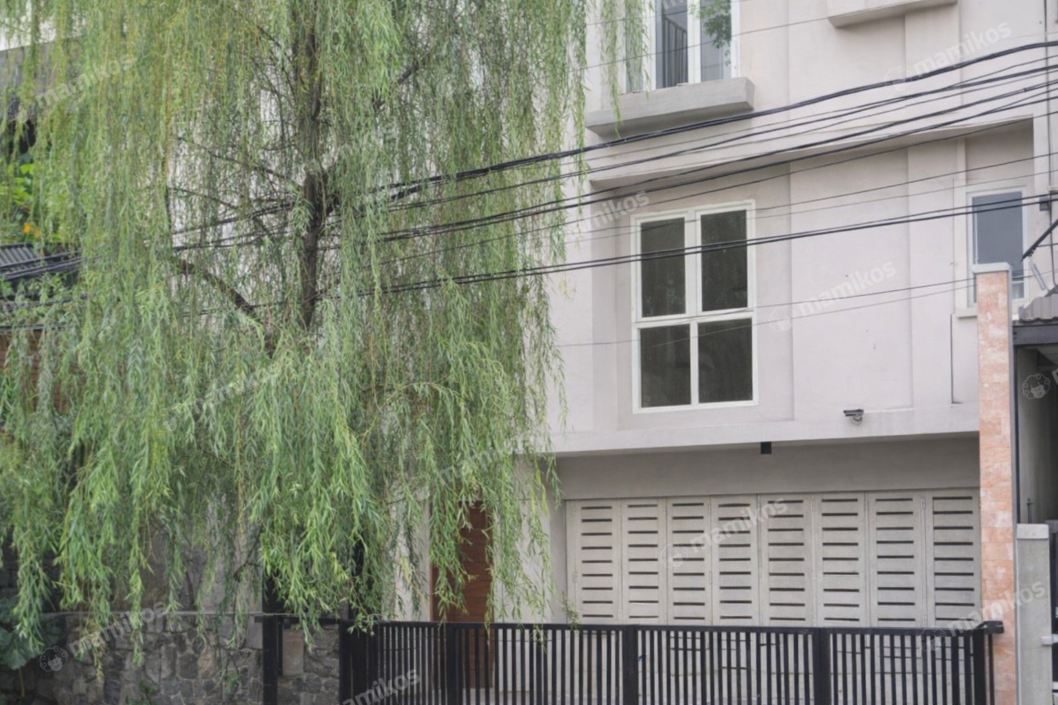 Rumah Sertifikat SHM 4 Kamar Tidur 4 Kamar Mandi Gandaria Jakarta Selatan