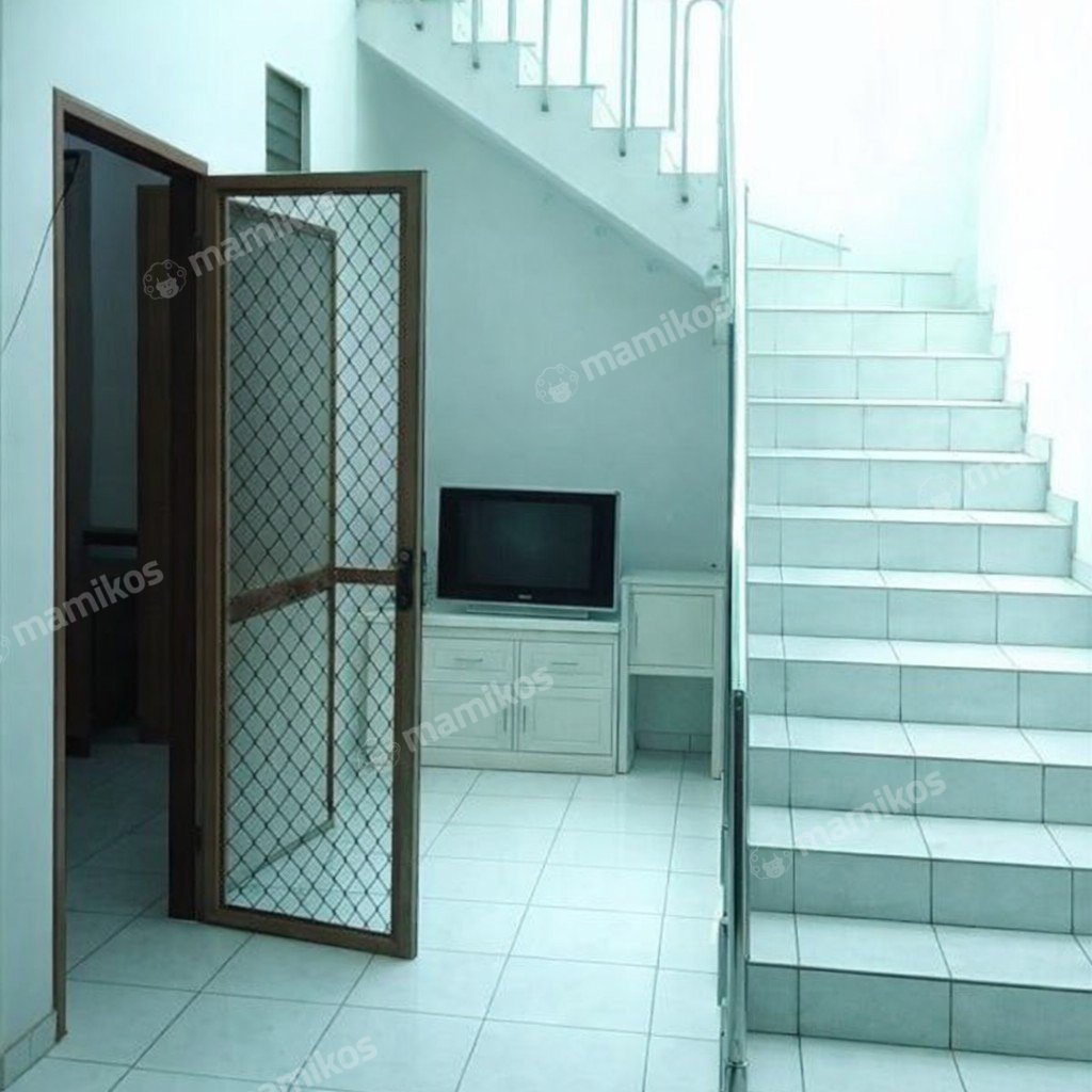 Rumah Sertifikat SHM 3 Kamar Tidur 3 Kamar Mandi Duri Kosambi Jakarta Barat - Photo 2