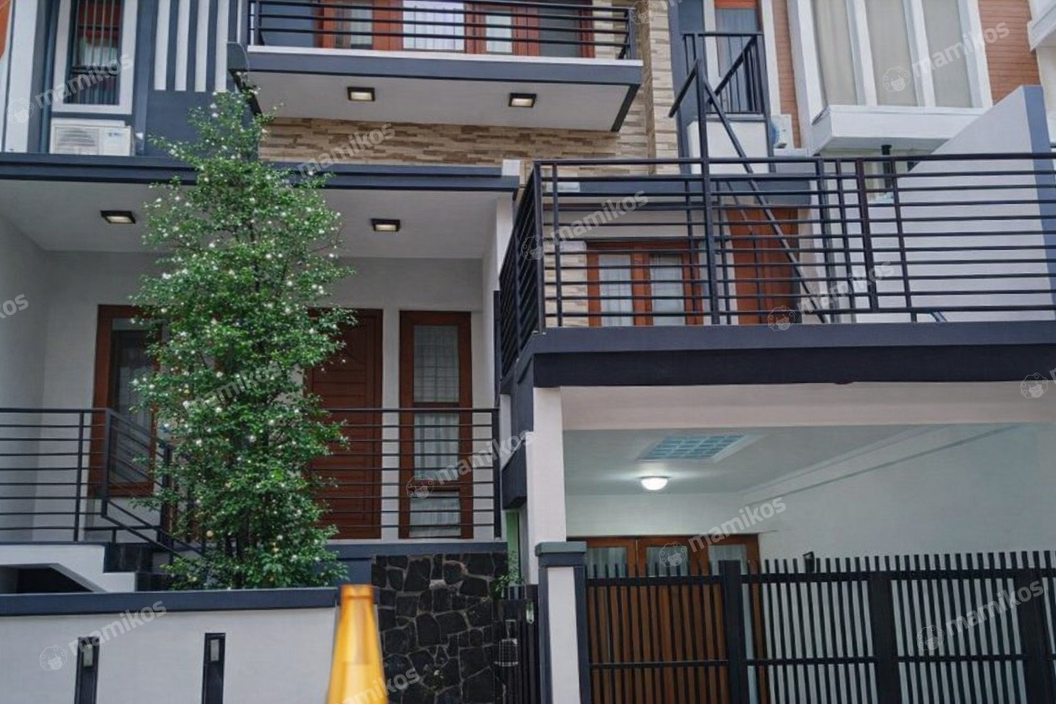 Rumah Baru Sertifikat SHM 7 Kamar Tidur Palmerah Jakarta Barat