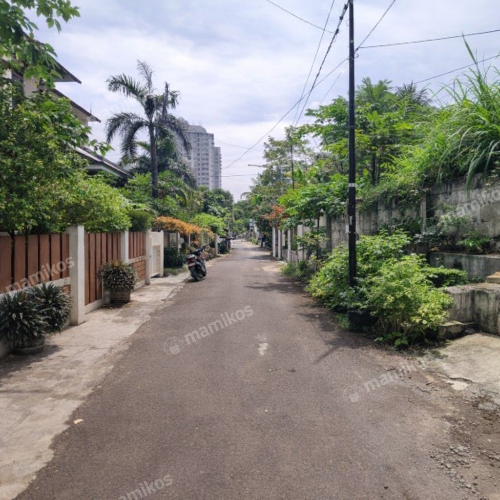 Rumah Sertifikat SHM 5 Kamar Tidur 2 Kamar Mandi Cilandak Jakarta Selatan - Photo 2