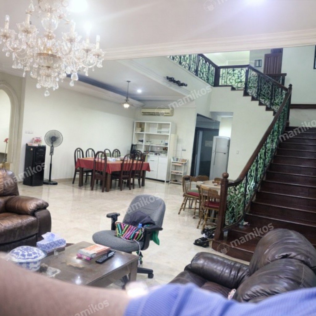 Rumah Sertifikat SHM 4 Kamar Tidur 4 Kamar Mandi Tomang Jakarta Barat - Photo 3