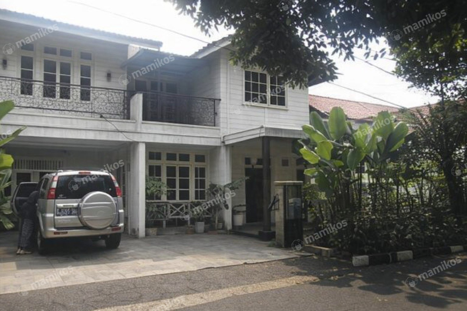 Rumah Sertifikat SHM 4 Kamar Tidur 5 Kamar Mandi Lebak Bulus Jakarta Selatan