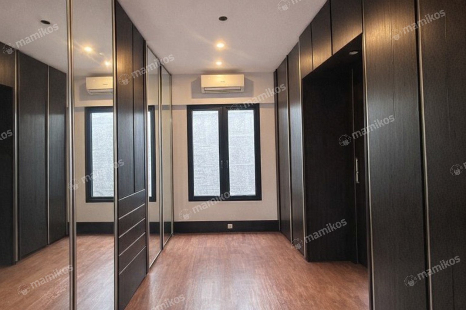 Rumah Sertifikat SHM 5 Kamar Tidur 4 Kamar Mandi Kebon Jeruk Jakarta Barat