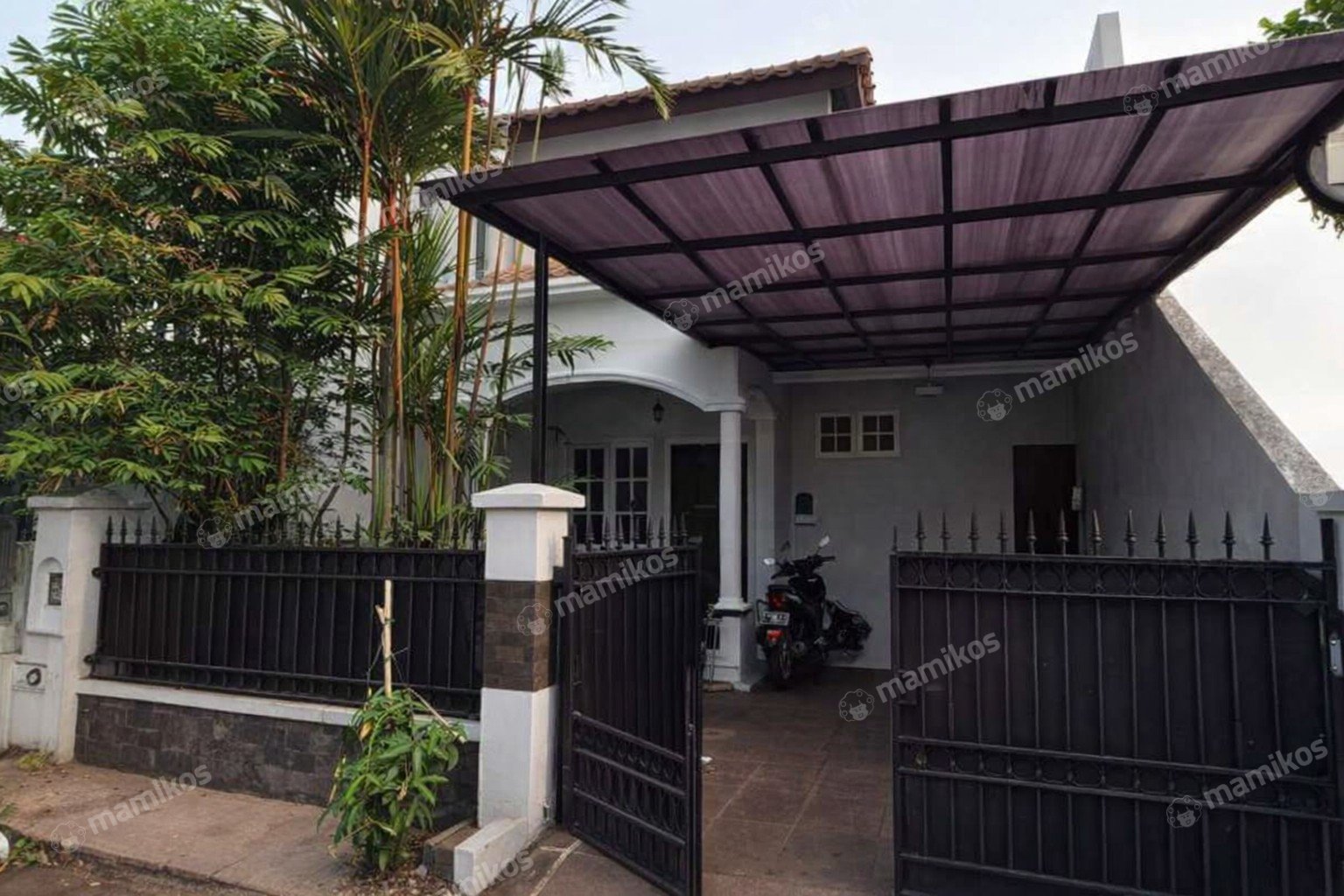 Rumah Sertifikat SHM 5 Kamar Tidur 3 Kamar Mandi Permata Buana Jakarta Barat