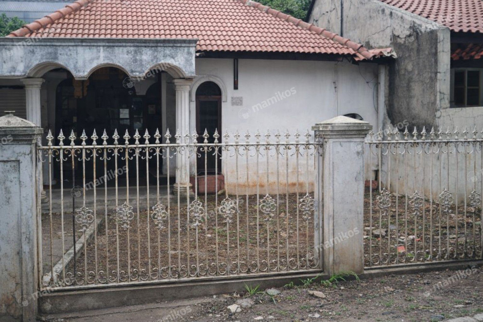 Rumah Sertifikat SHM 4 Kamar Tidur 2 Kamar Mandi Jalan Panjang Jakarta Barat