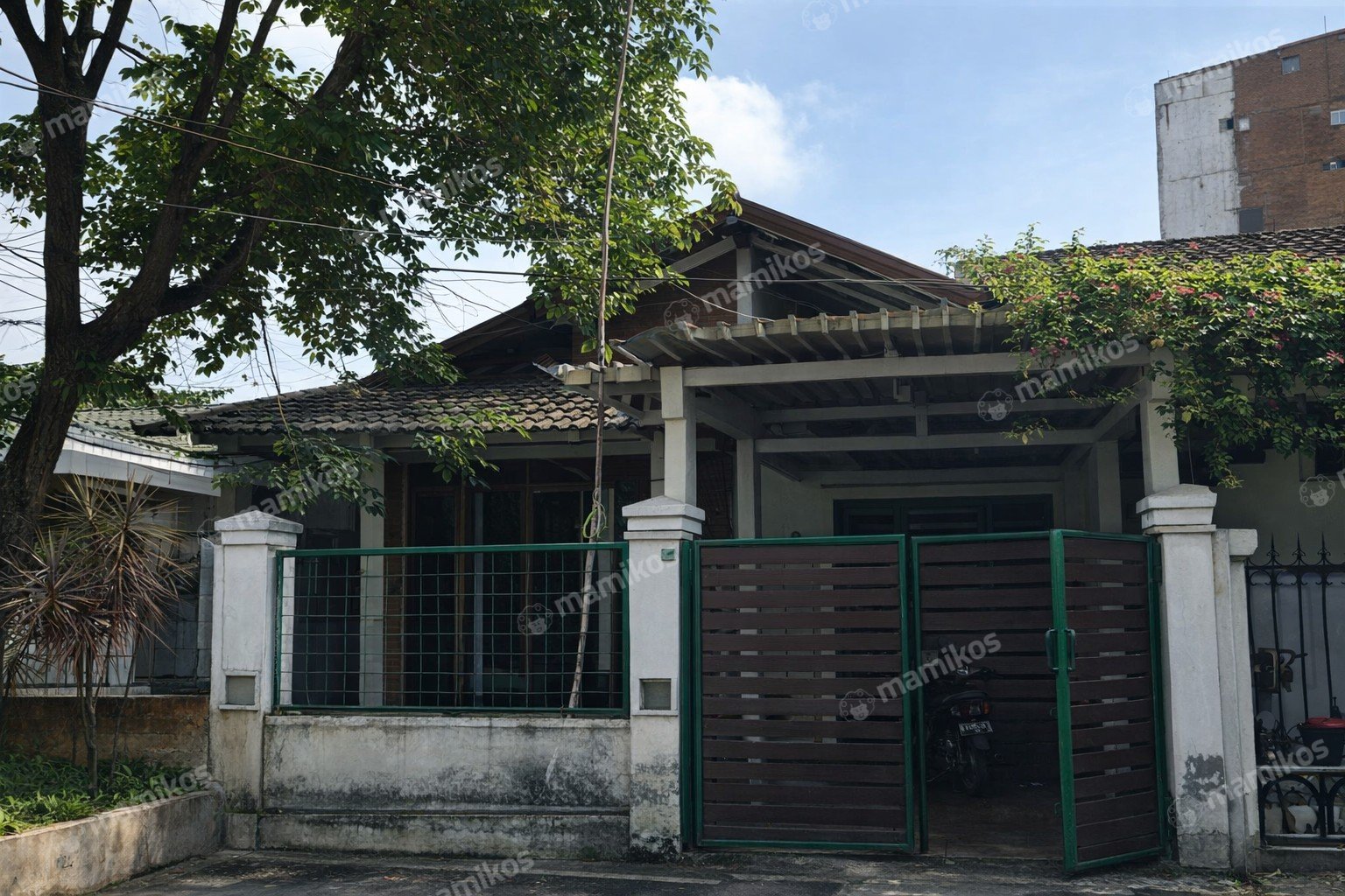 Rumah 5 Kamar Tidur 5 Kamar Mandi 2 Lantai Pesanggrahan Jakarta Selatan