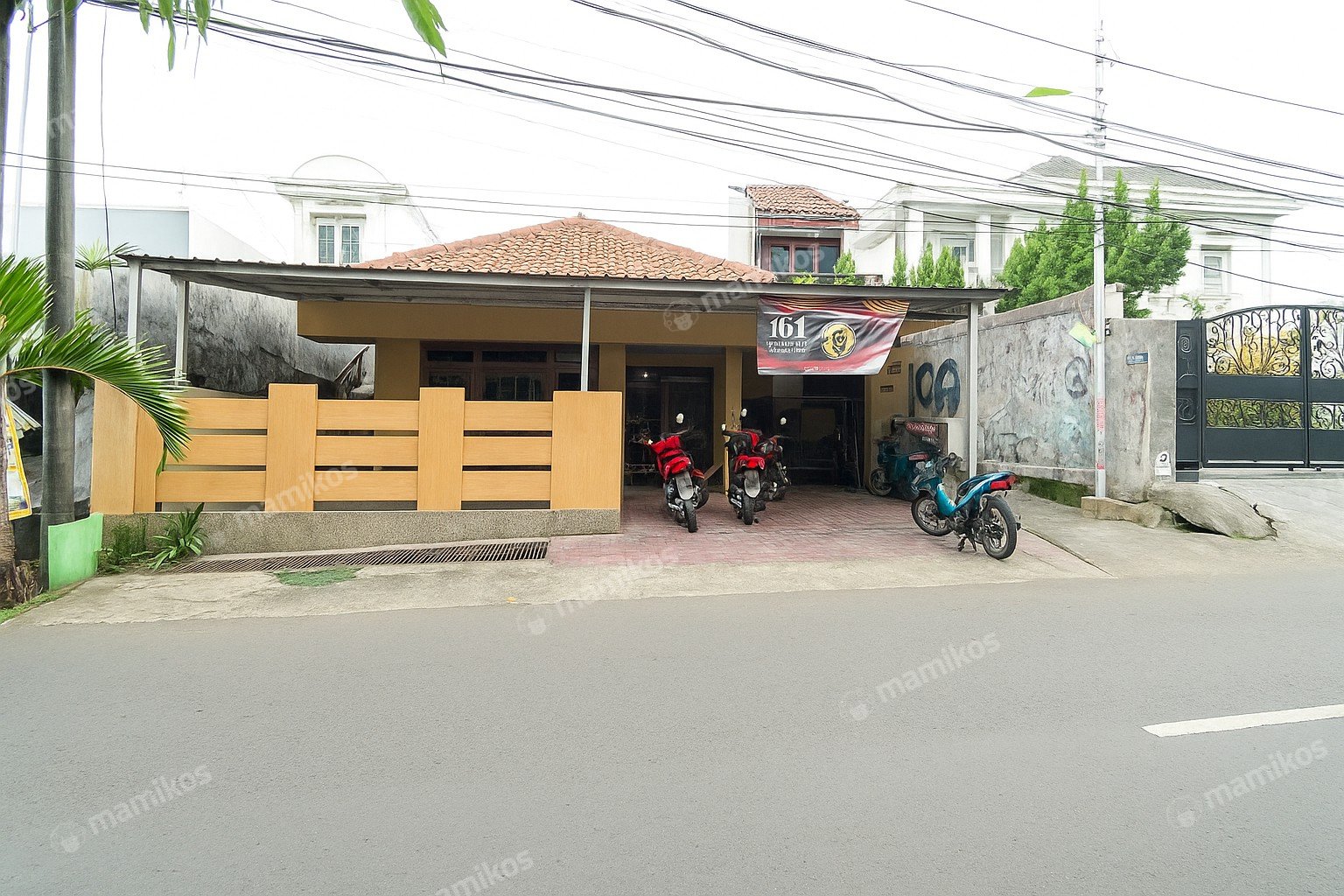 Rumah Sertifikat SHM 6 Kamar Tidur 3 Kamar Mandi Kalisari Jakarta Timur