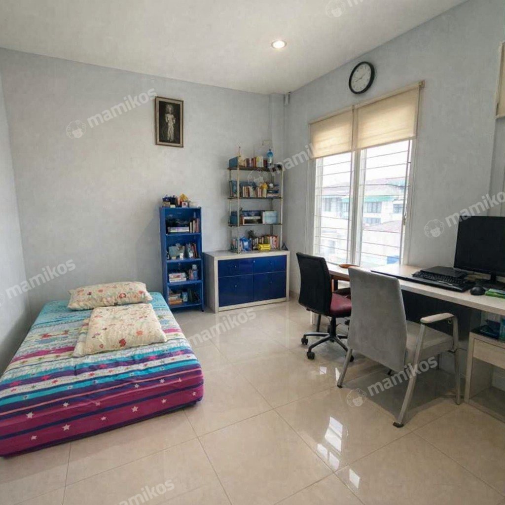 Rumah Sertifikat SHM 5 Kamar Tidur 4 Kamar Mandi Daan Mogot Jakarta Barat - Photo 2