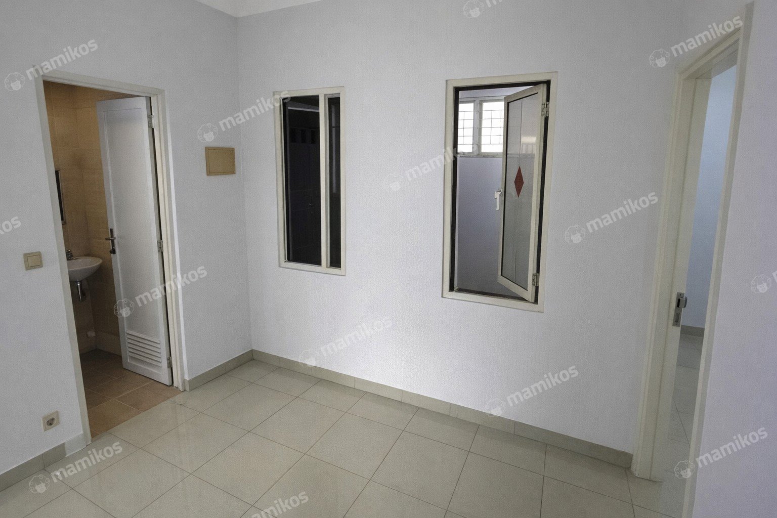 Rumah Sertifikat HGB 3 Kamar Tidur 2 Kamar Mandi Green Lake City Jakarta Barat - Photo 3