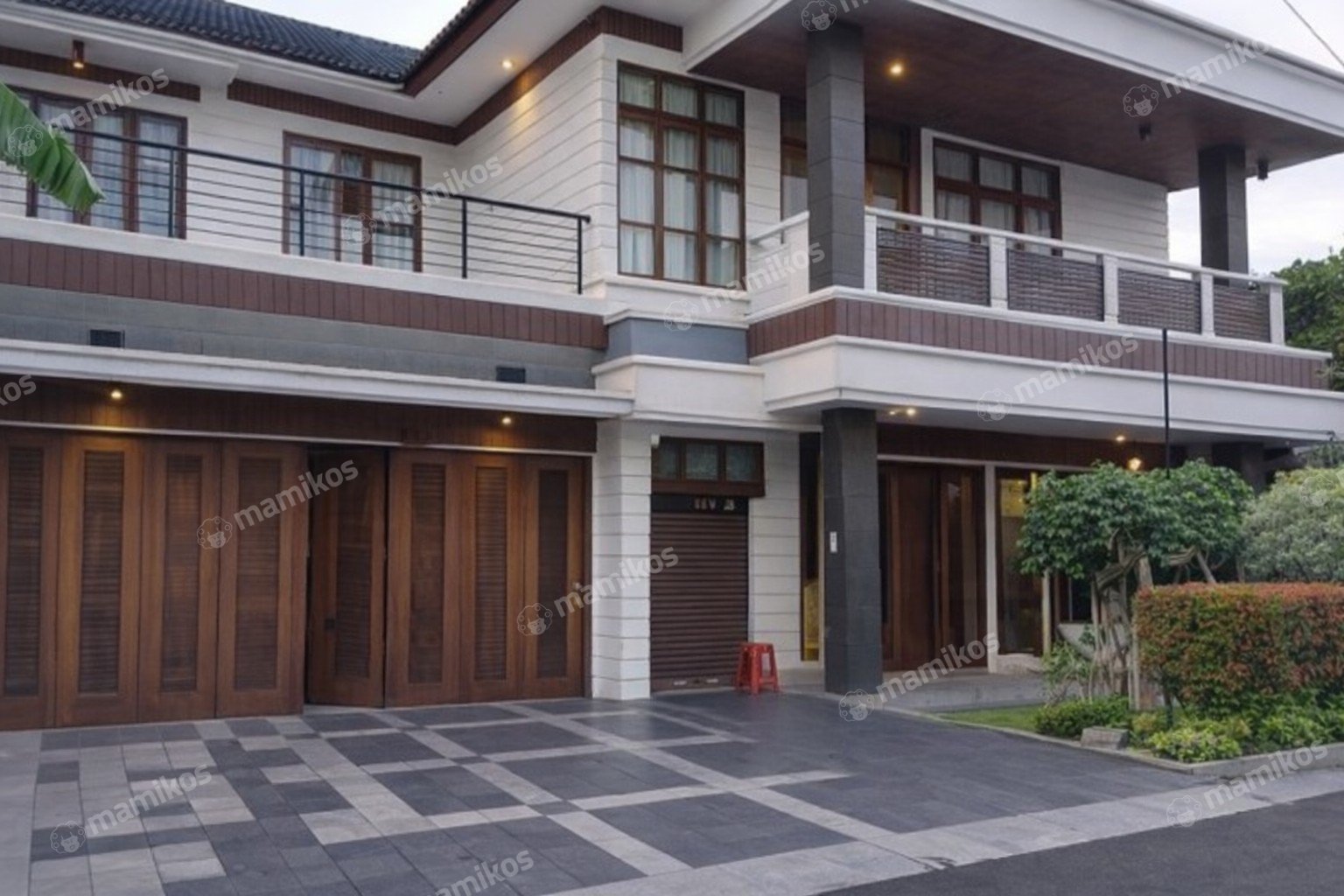 Rumah Sertifikat SHM 7 Kamar Tidur 6 Kamar Mandi Kemang Jakarta Selatan