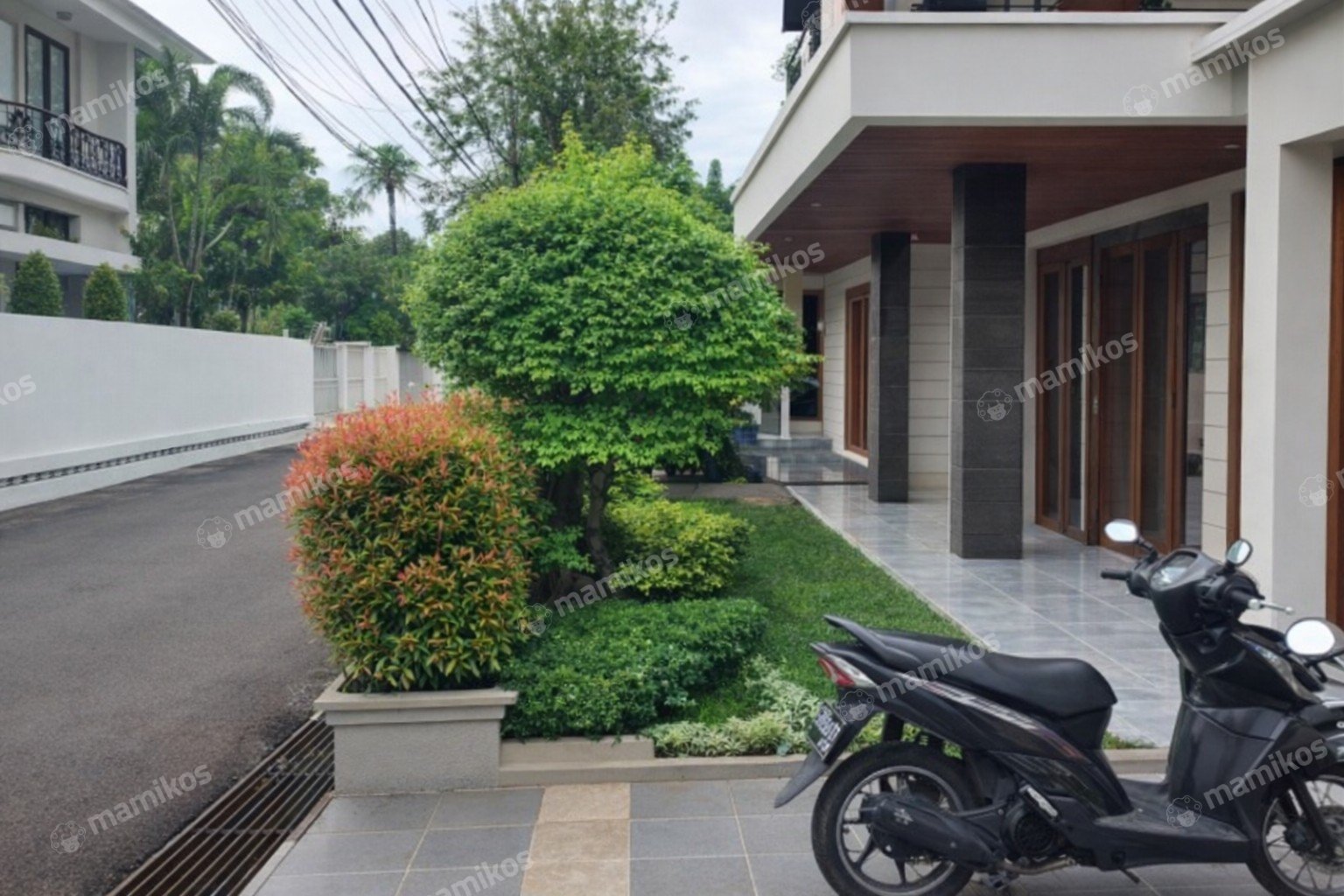 Rumah Sertifikat SHM 7 Kamar Tidur 6 Kamar Mandi Kemang Jakarta Selatan - Photo 3