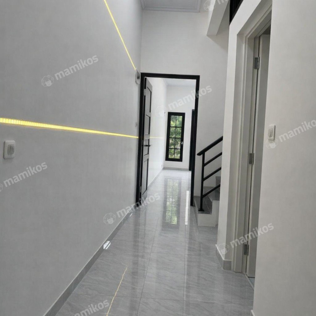 Rumah Sertifikat SHM 4 Kamar Tidur 4 Kamar Mandi Tanjung Duren Jakarta Barat - Photo 3