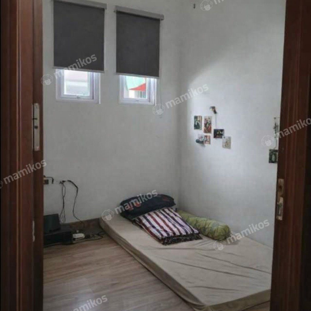 Rumah Sertifikat SHM 5 Kamar Tidur 3 Kamar Mandi Duren Sawit Jakarta Timur - Photo 2