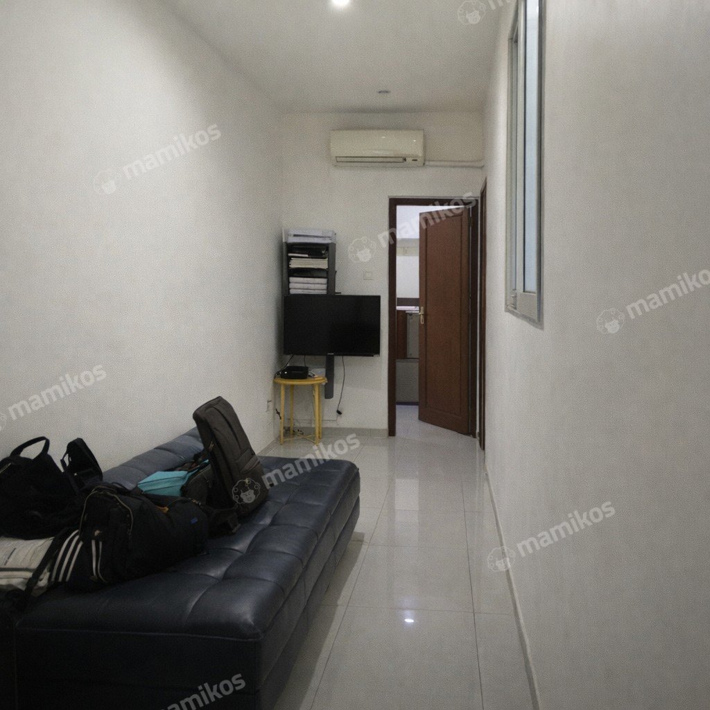 Rumah Sertifikat SHM 5 Kamar Tidur 3 Kamar Mandi Duren Sawit Jakarta Timur - Photo 3