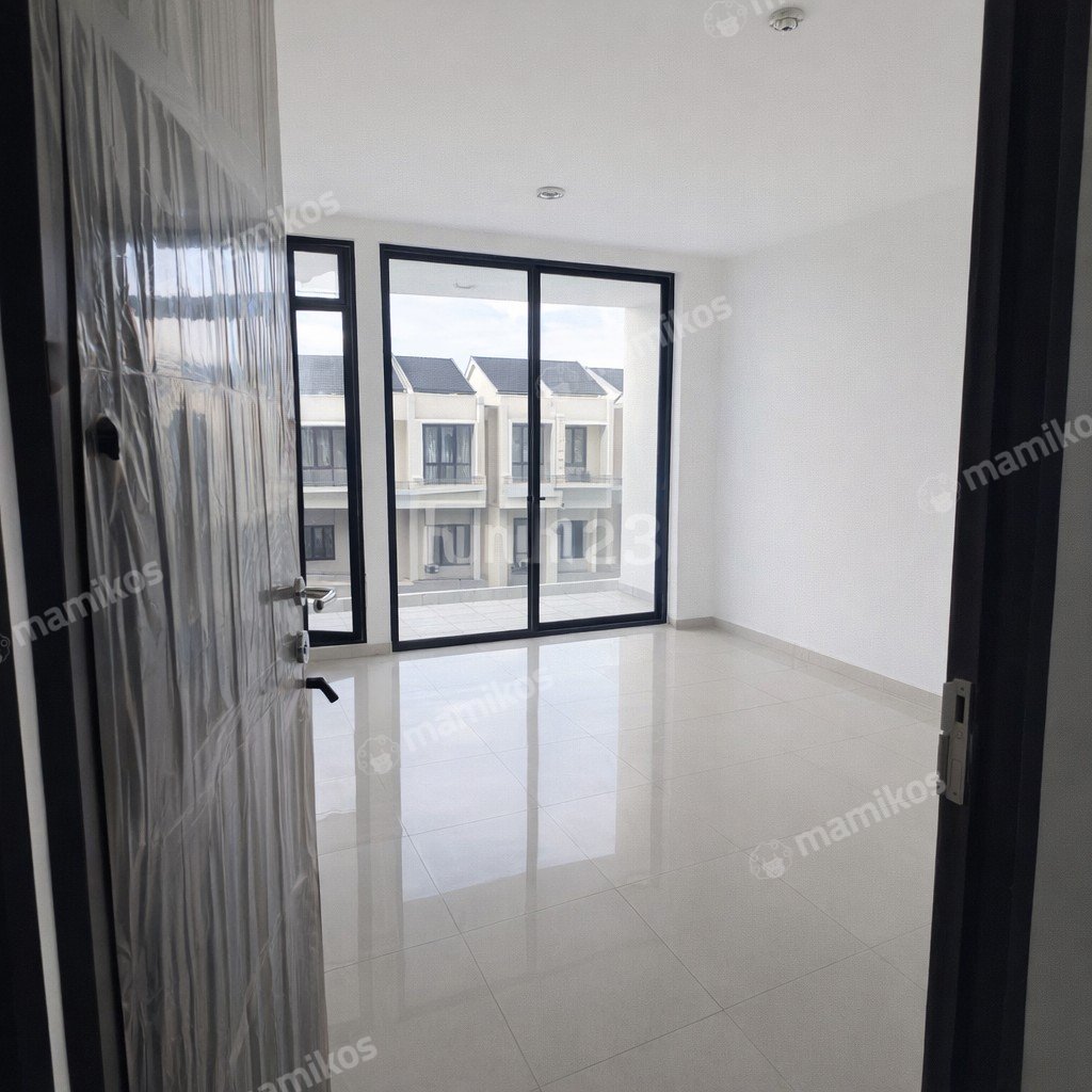 Rumah 3 Kamar Tidur 2 Kamar Mandi 2 Lantai Pantai Indah Kapuk 2 Jakarta Utara - Photo 2