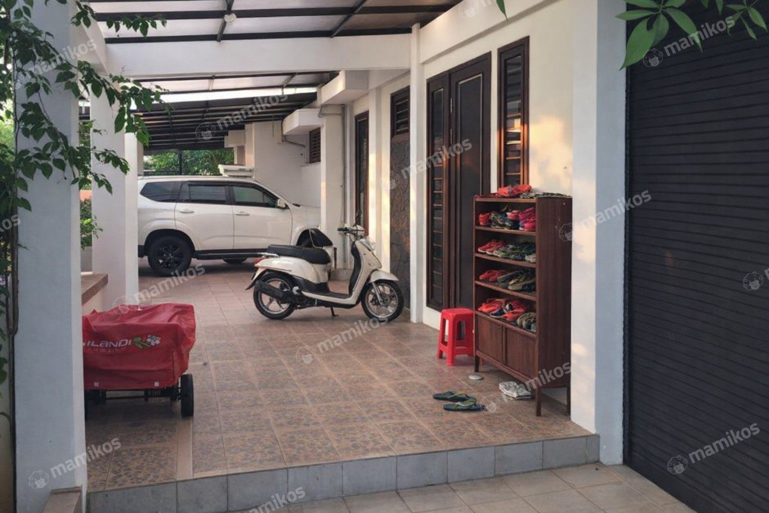 Rumah Sertifikat SHM 3 Kamar Tidur 3 Kamar Mandi Joglo Jakarta Barat