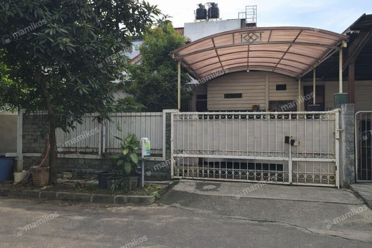 Rumah Sertifikat SHM 4 Kamar Tidur 3 Kamar Mandi Permata Buana Jakarta Barat