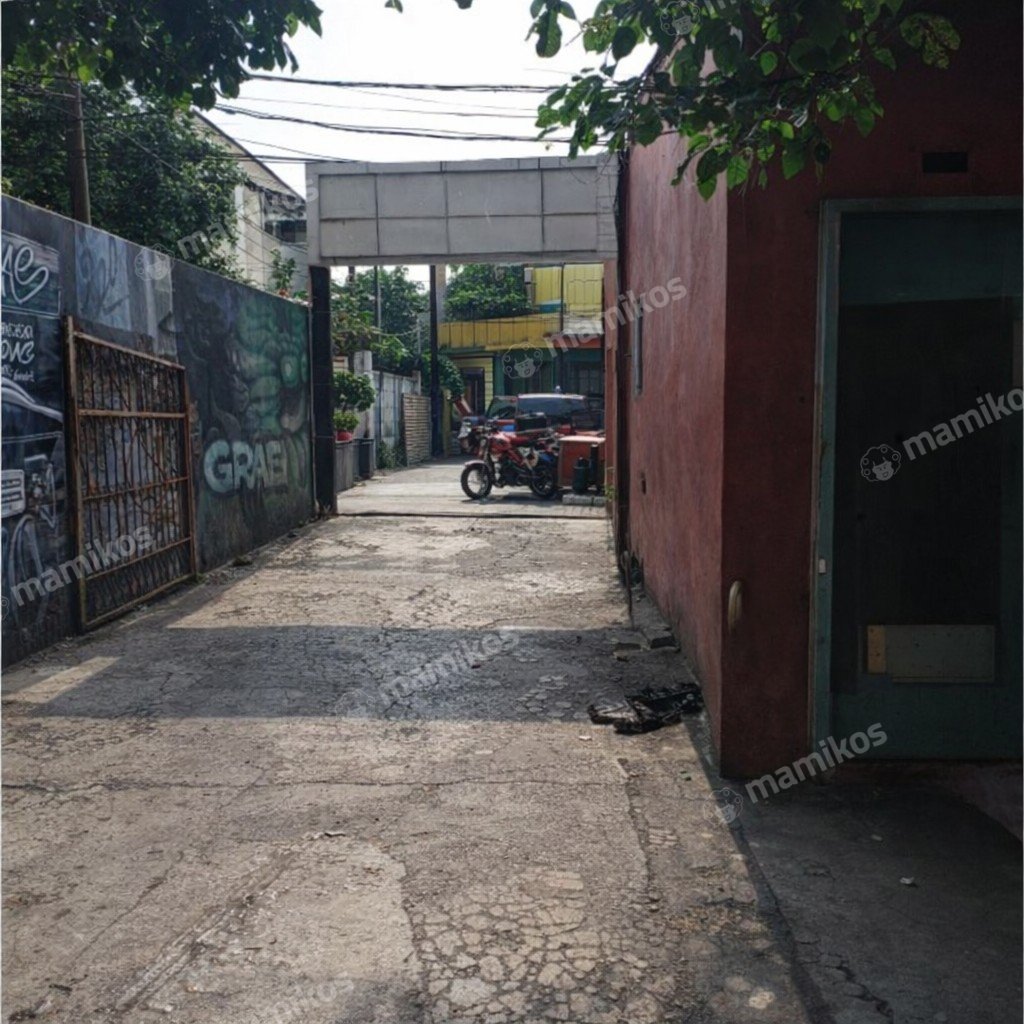Rumah Sertifikat SHM 6 Kamar Tidur 3 Kamar Mandi Kebon Jeruk Jakarta Barat - Photo 3