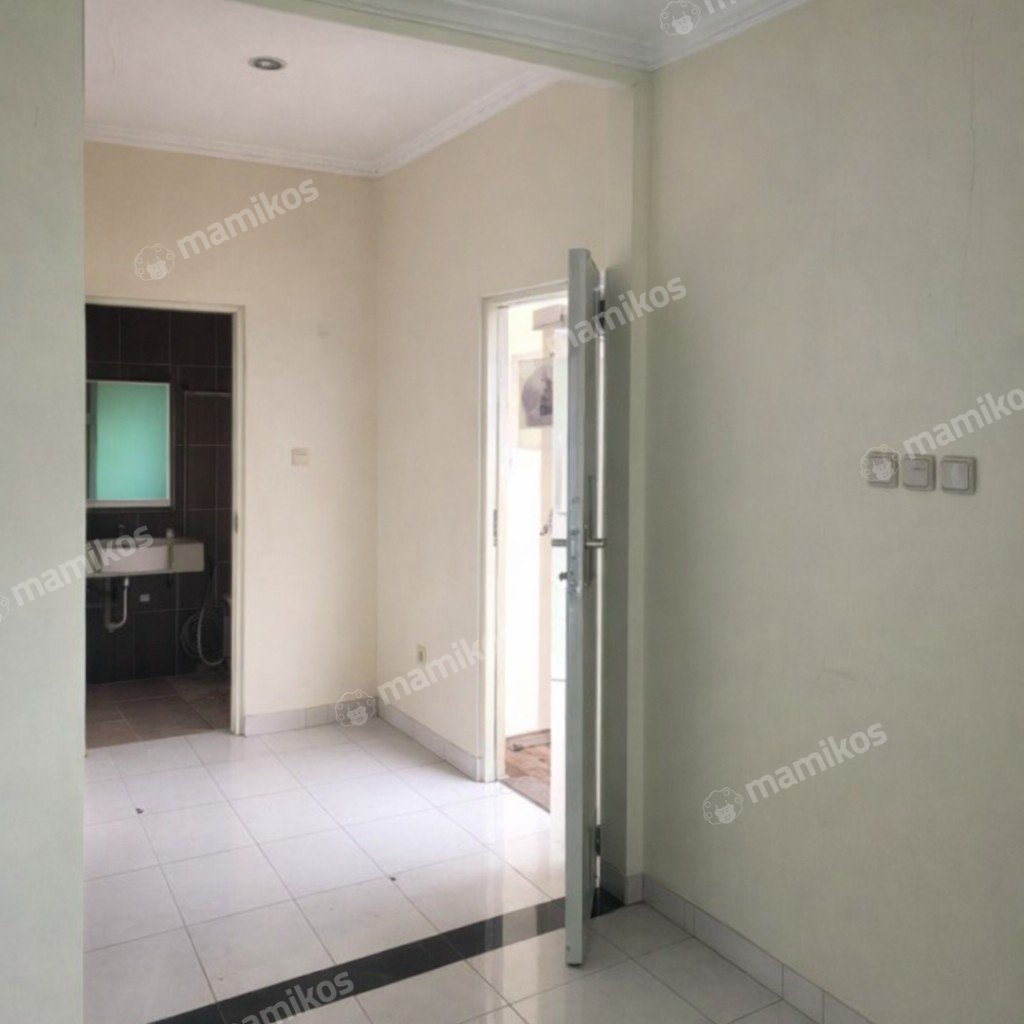 Rumah Sertifikat SHM 3 Kamar Tidur 3 Kamar Mandi Kota Wisata Jakarta Timur - Photo 5