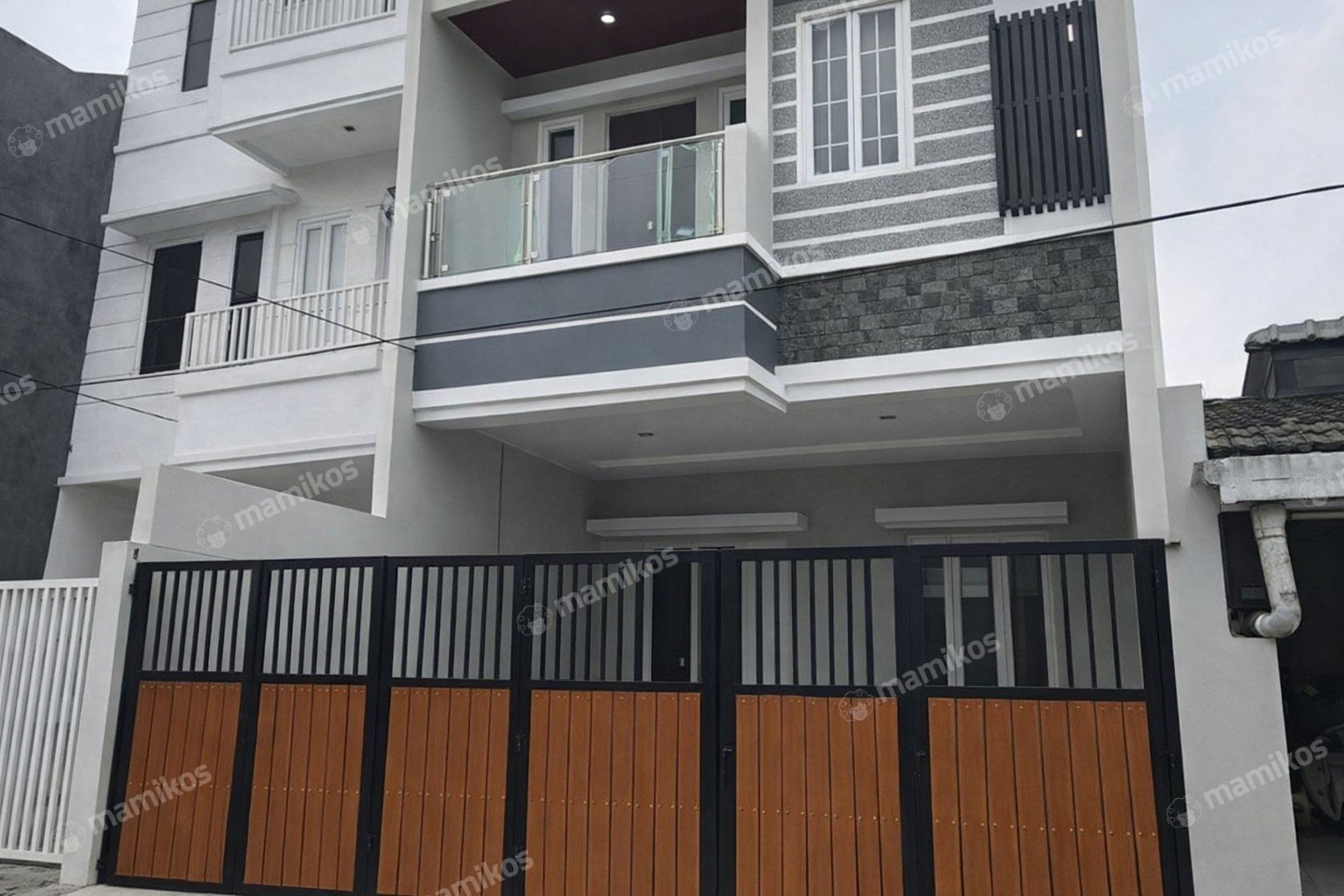 Rumah 4KT 5KM Tanjung Duren Jakarta Barat