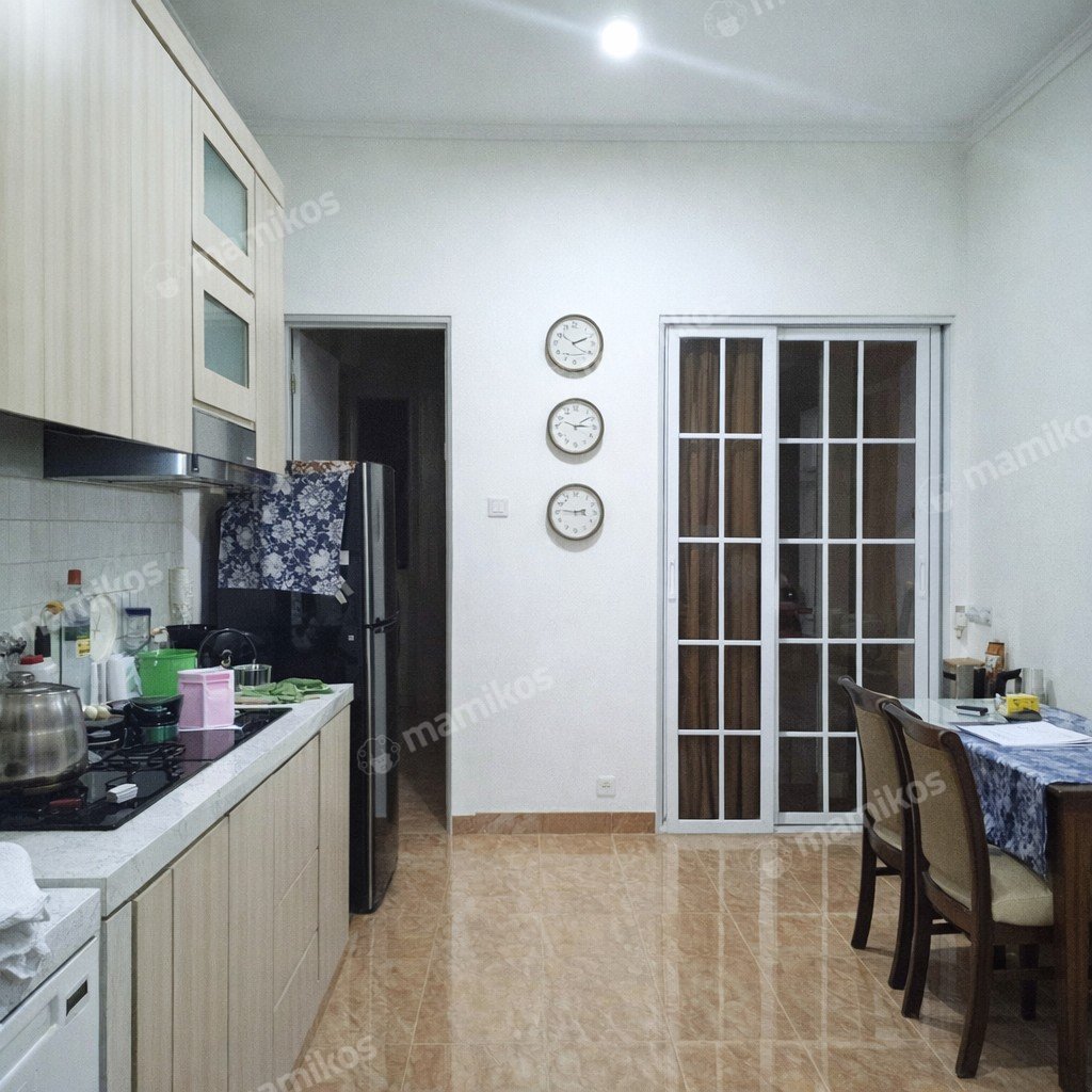 Rumah Sertifikat SHM 3 Kamar Tidur 2 Kamar Mandi Cirendeu Jakarta Selatan - Photo 2