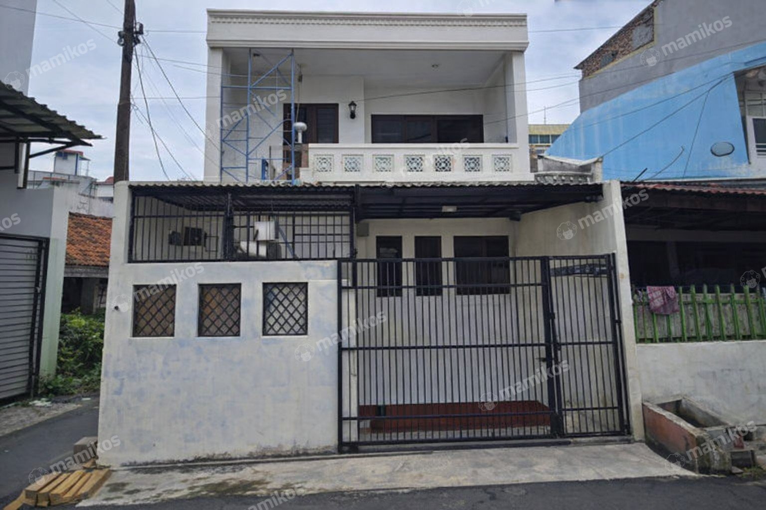 Rumah Sertifikat SHM 6 Kamar Tidur 2 Kamar Mandi Tanjung Duren Jakarta Barat
