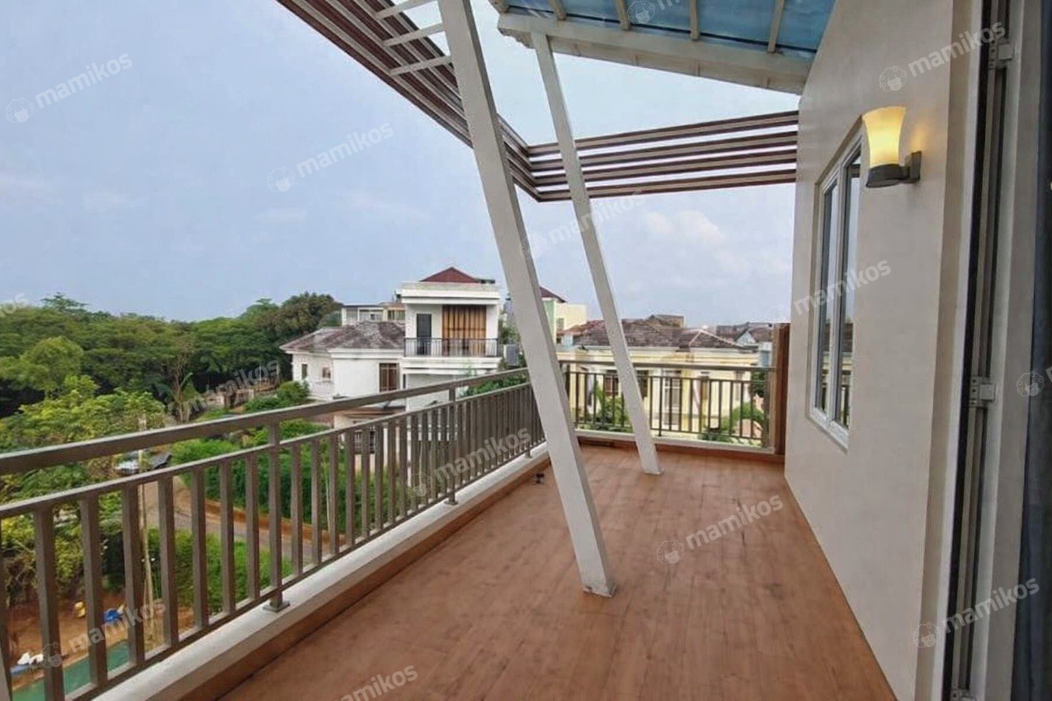 Rumah Sertifikat SHM 3 Kamar Tidur 3 Kamar Mandi Pantai Indah Kapuk Jakarta Utara